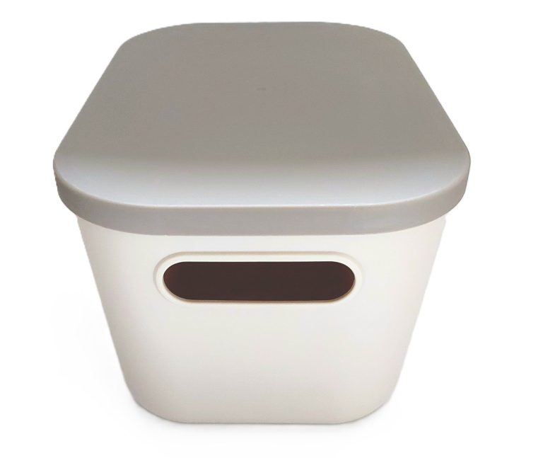 Spielende Kinder mit Spielzeug